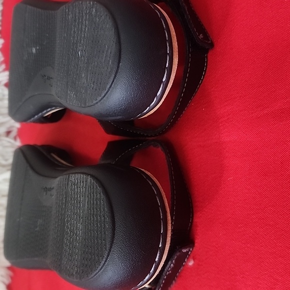 Clarks Laurieann Kay T-strap Slingback Sandals - Picture 6 of 7